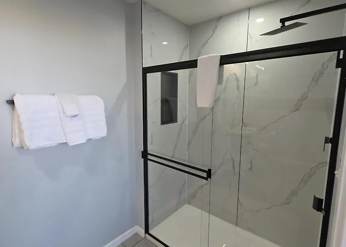 Peaceful One Bedroom With Gym And Parking 4*