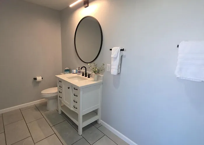 Peaceful One Bedroom With Gym And Parking Tulsa